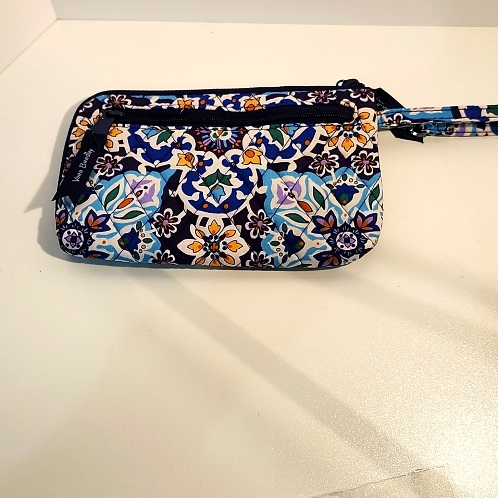 Vera Bradley RFID Slim Wristlet●●NEW